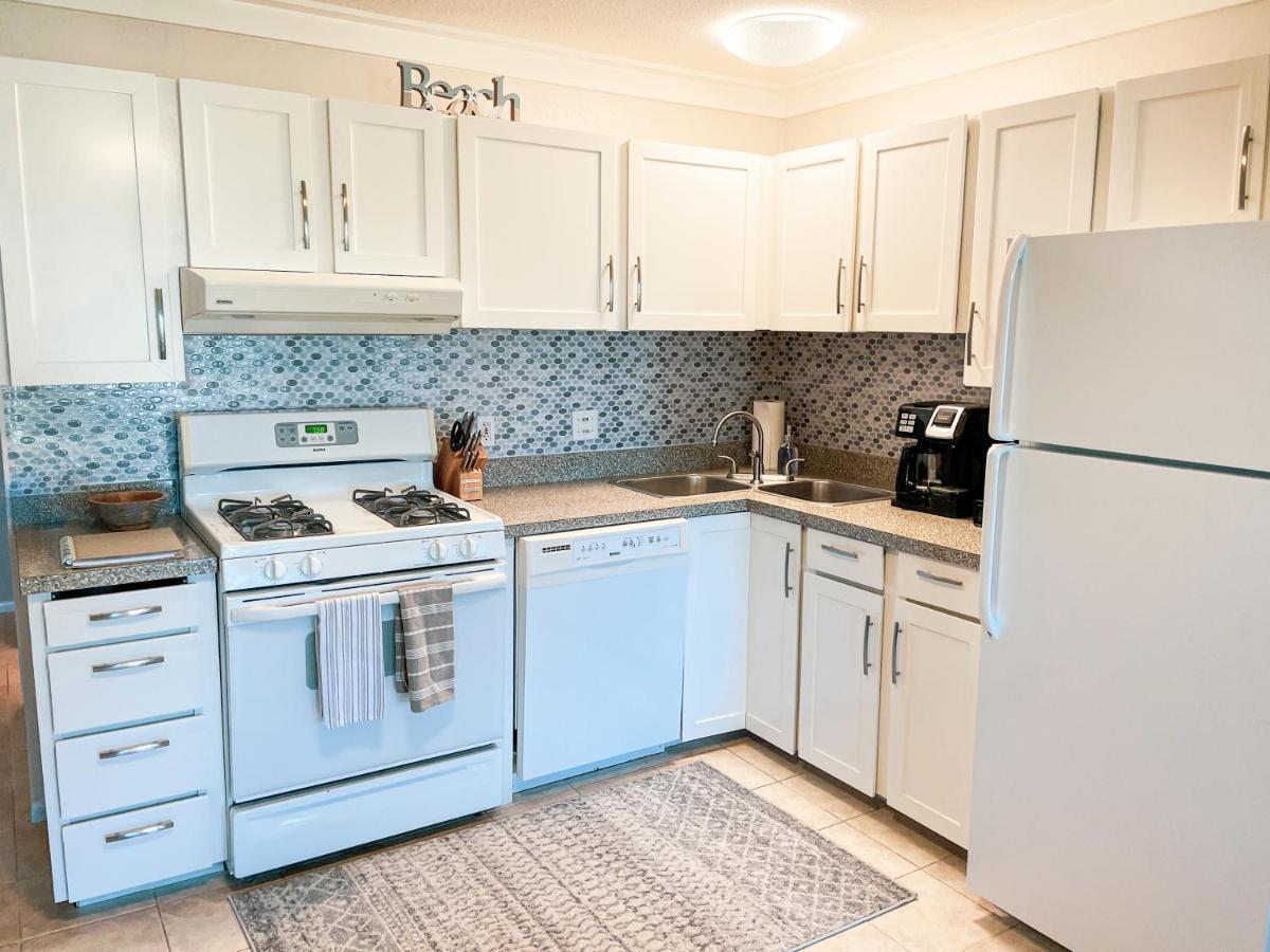 Molokai Island Retreat With Beautiful Ocean Views And Pool - Newly Remodeled! Ualapue
