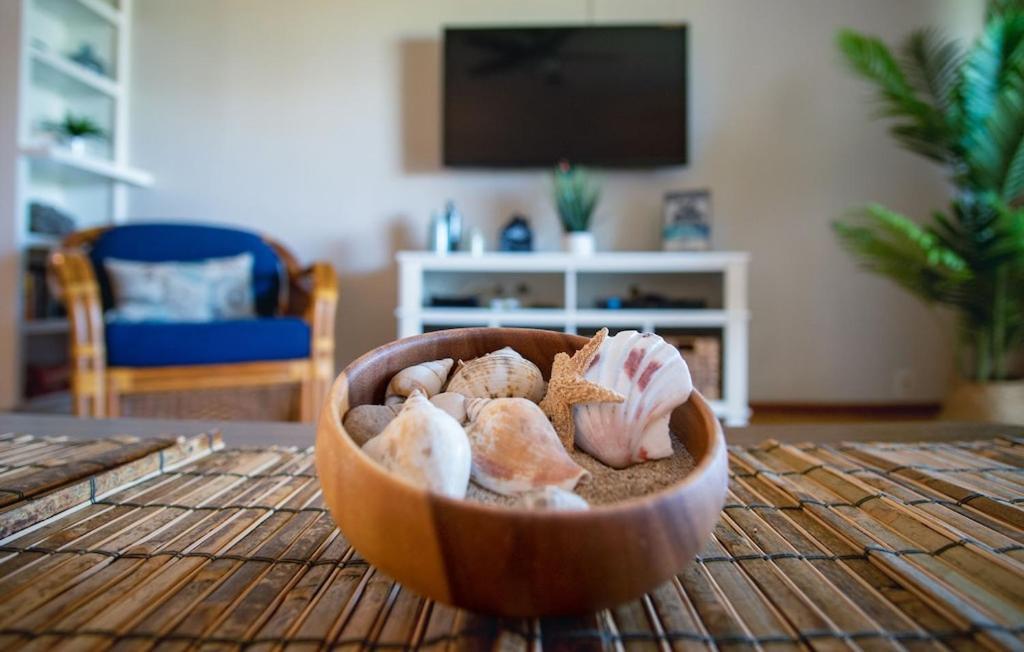 Molokai Island Retreat With Beautiful Ocean Views And Pool - Newly Remodeled!