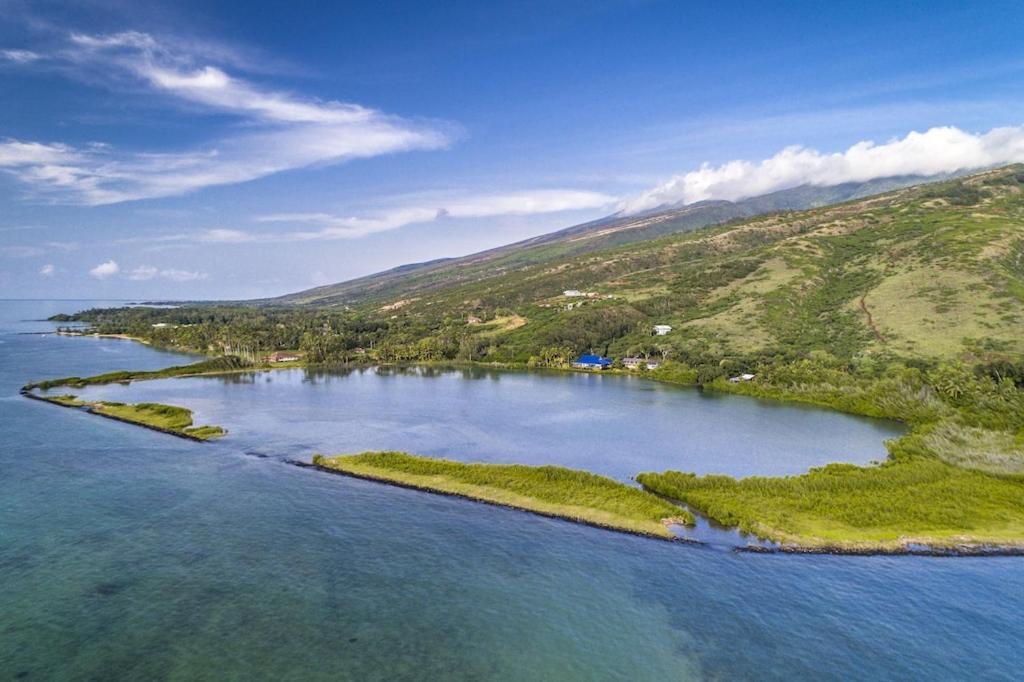 Molokai Island Retreat With Beautiful Ocean Views And Pool - Newly Remodeled! Appartement Ualapue